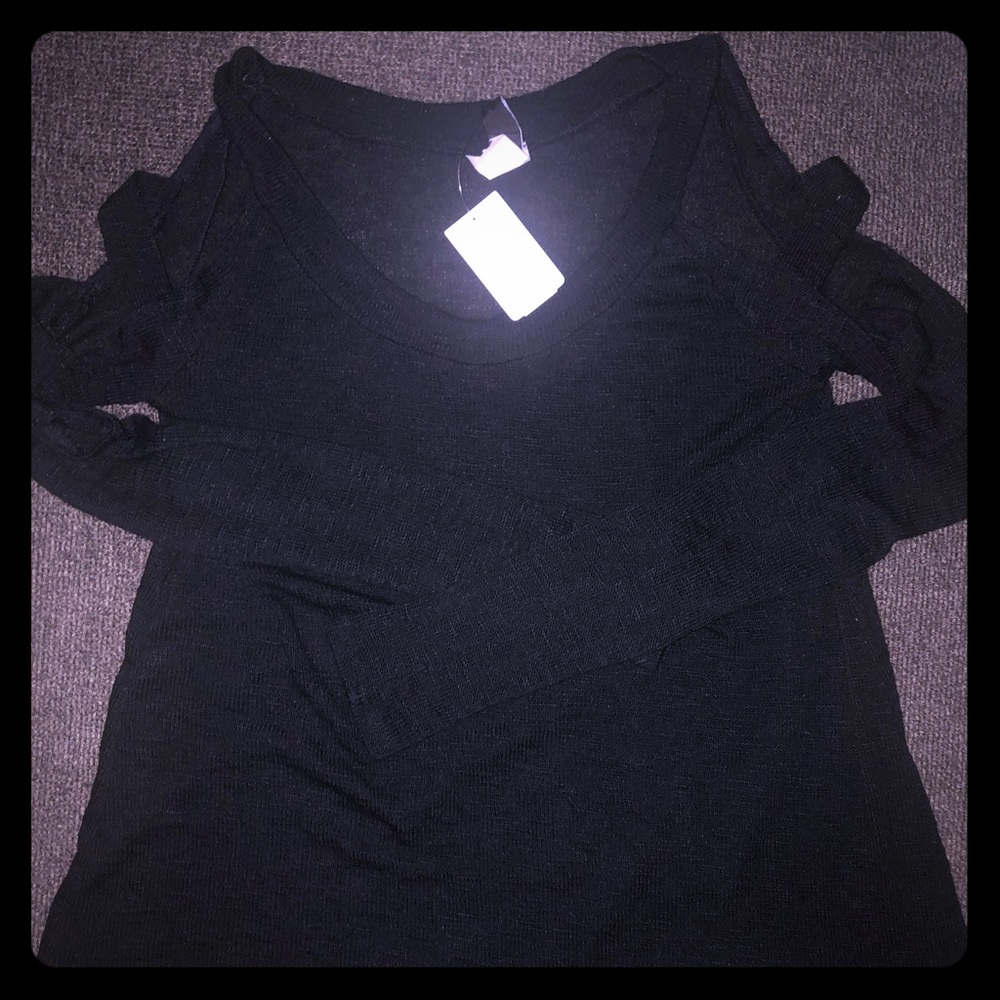 NWT Windsor cold shoulder light weight sweater